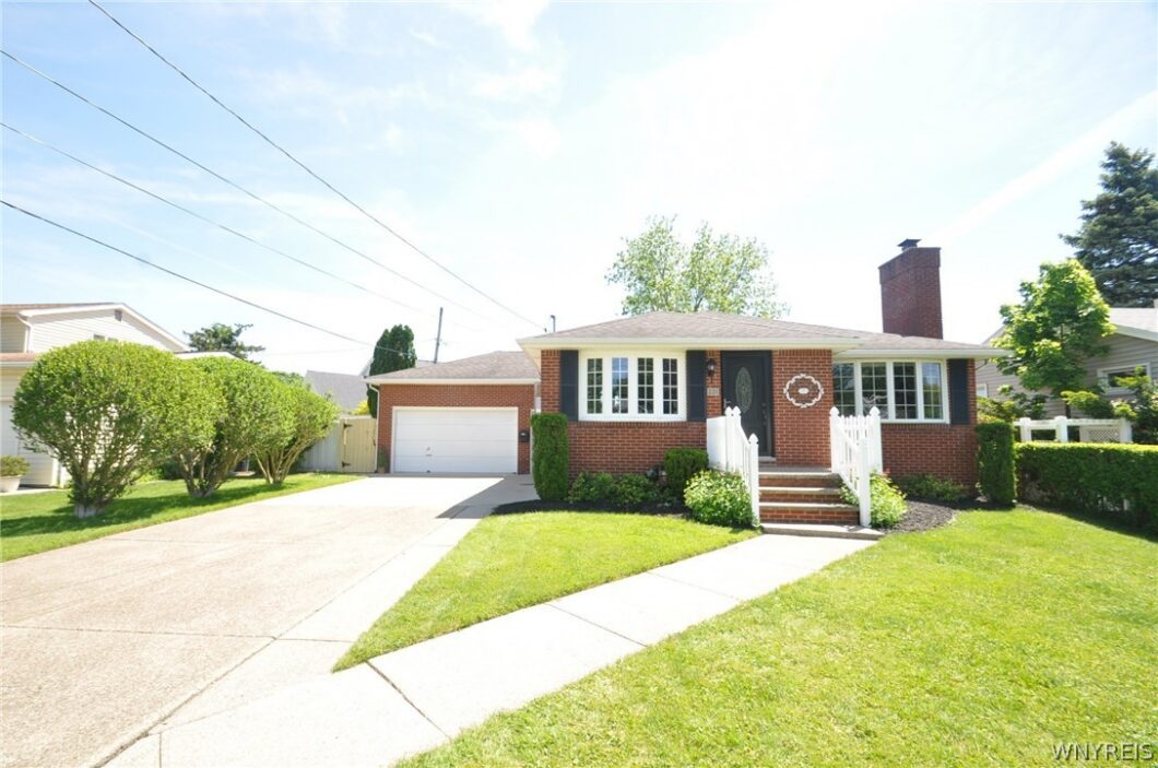 b1687659 221 n linden street