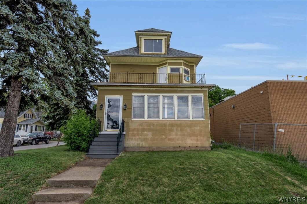 b1691471 730 e delavan avenue n