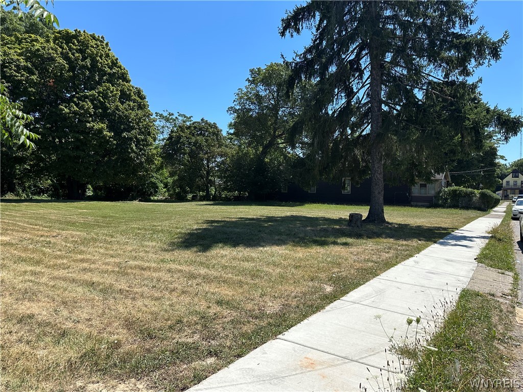 b1675684 39 sanford street